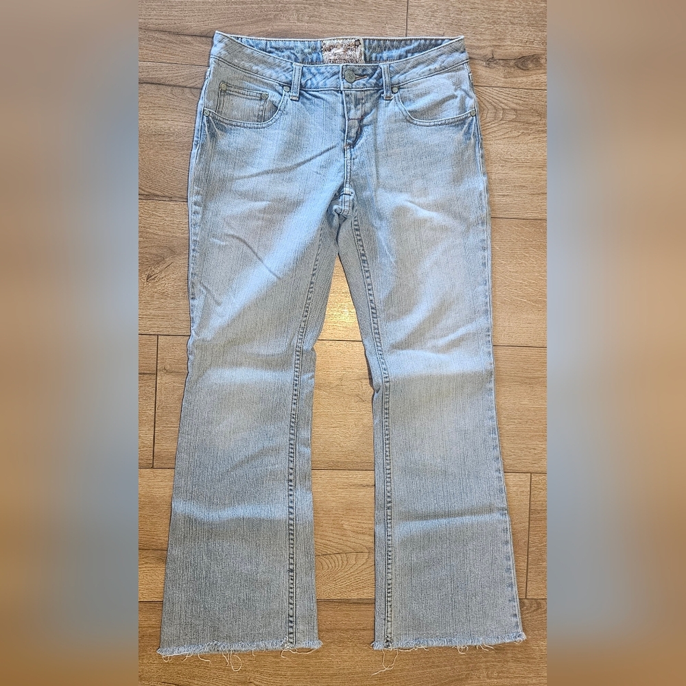 Lightly Worn- AMERICAN RAG CIE JEANS- Low-Rise Flare Cropped Jeans- Size 5
